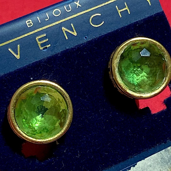🖤Vtg💕GIVENCHY green stone clip earrings - Picture 4 of 17